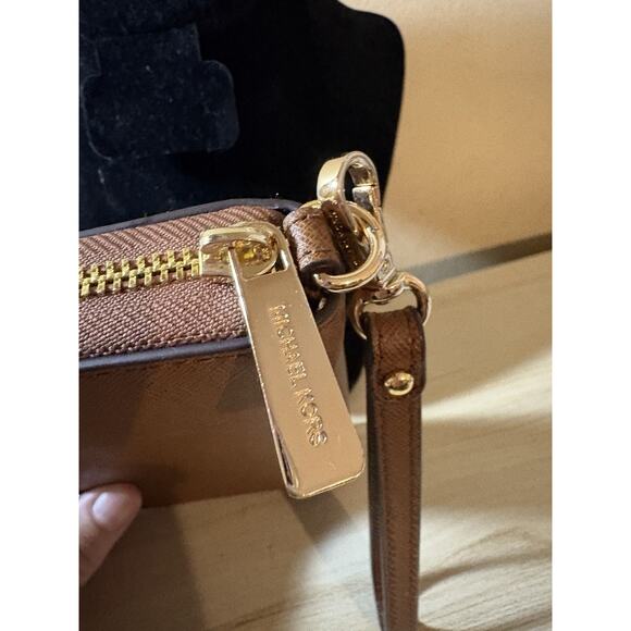 Michael Kors Jet Set Wristlet Wallet, Large - Brown - Picture 3 of 9
